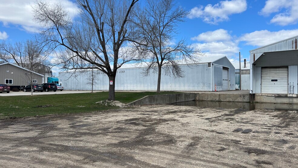 More Photos Of 34 43rd Ave SW, Cedar Rapids Flex For Sale