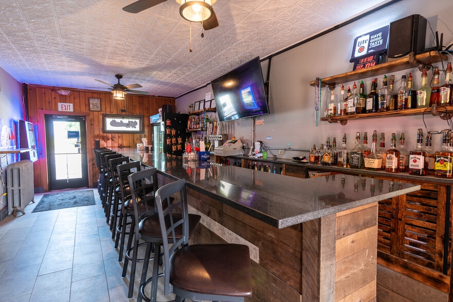 More Photos Of 125 Main St, Hickory Restaurant For Sale