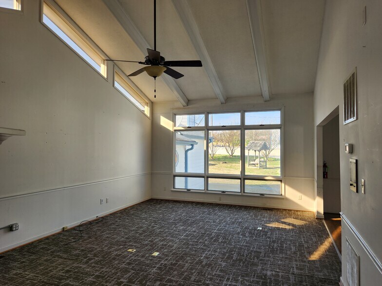 More Photos Of 721 E Gannon Ave, Zebulon Warehouse For Sale