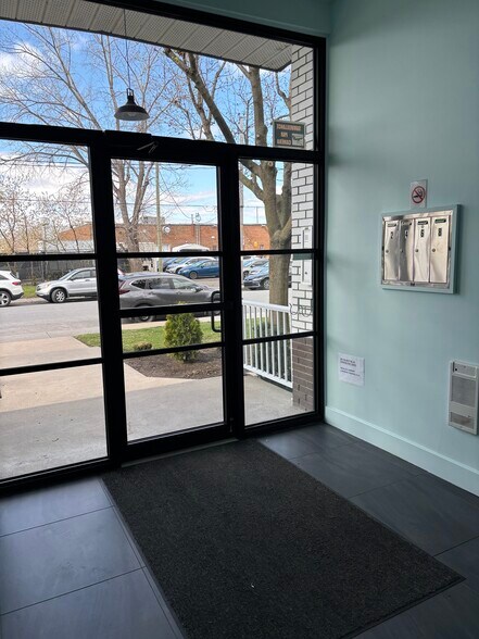 More Photos Of 3165 Rue De Mont-Royal, Saint-hubert Apartments For Sale