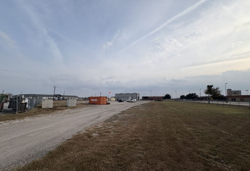 More Photos Of 111 Vernon Rd, Aledo Land For Lease