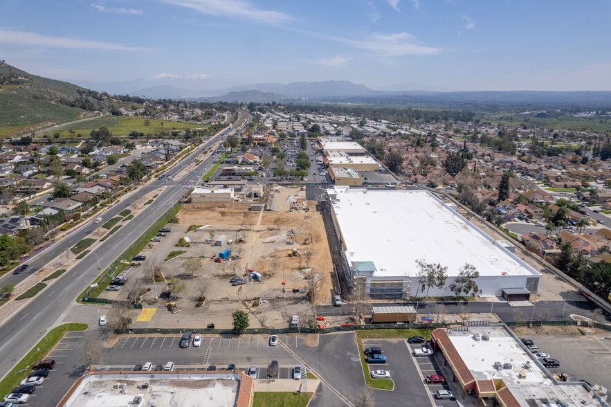 Primary Photo Of 7840 Limonite Ave, Jurupa Valley Storefront For Lease