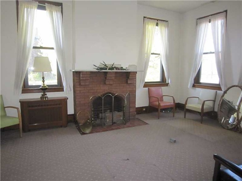 More Photos Of 704 Market St, Mckeesport Specialty For Sale