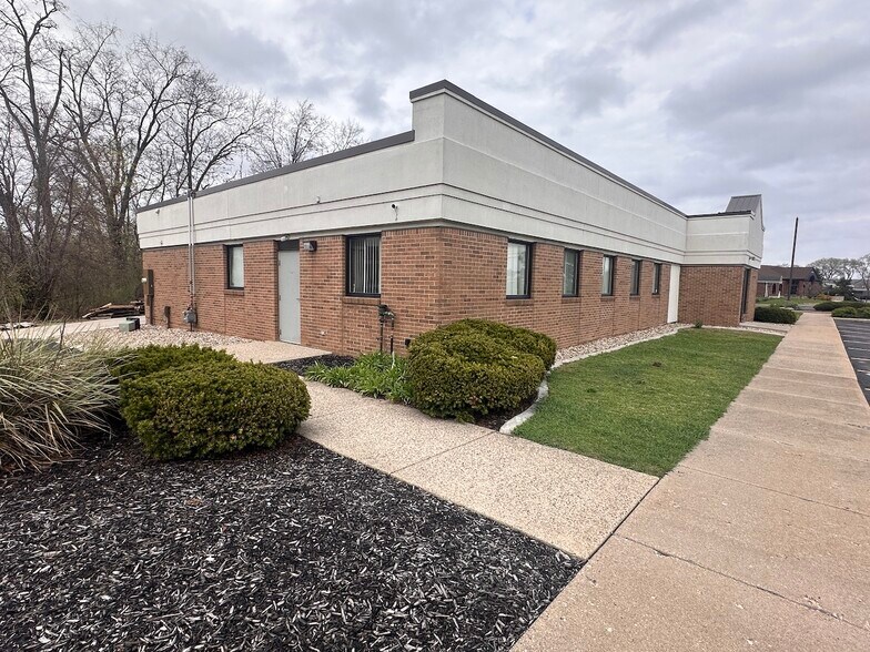 More Photos Of 5171 Plainfield Ave NE, Grand Rapids Medical For Sale