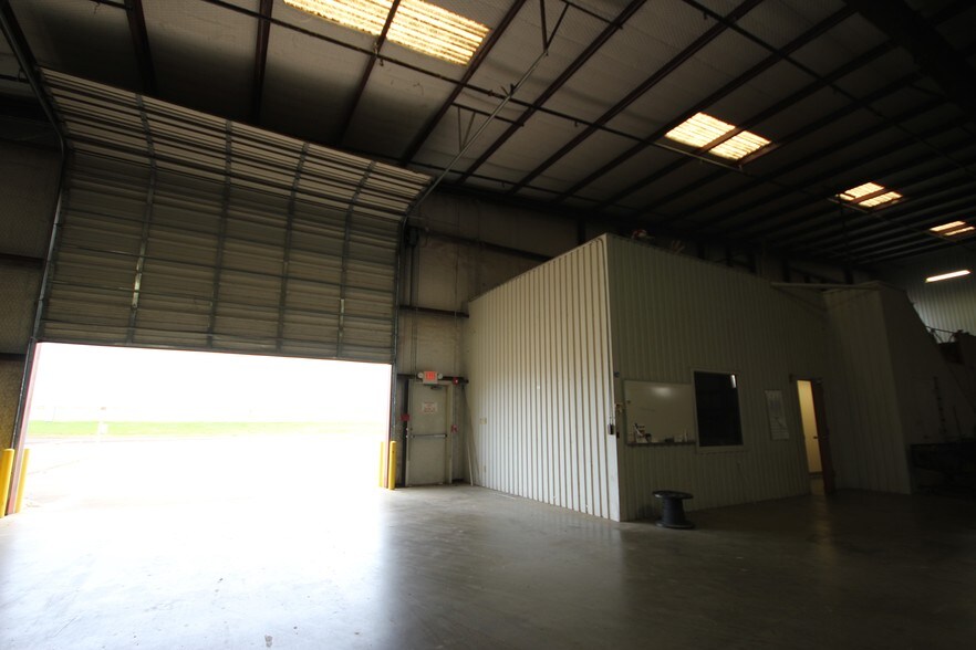 More Photos Of 2938 Brown Rd, Marshall Warehouse For Lease