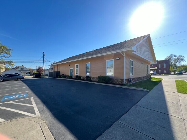 More Photos Of 1720 N Hamilton St, Spokane Freestanding For Lease
