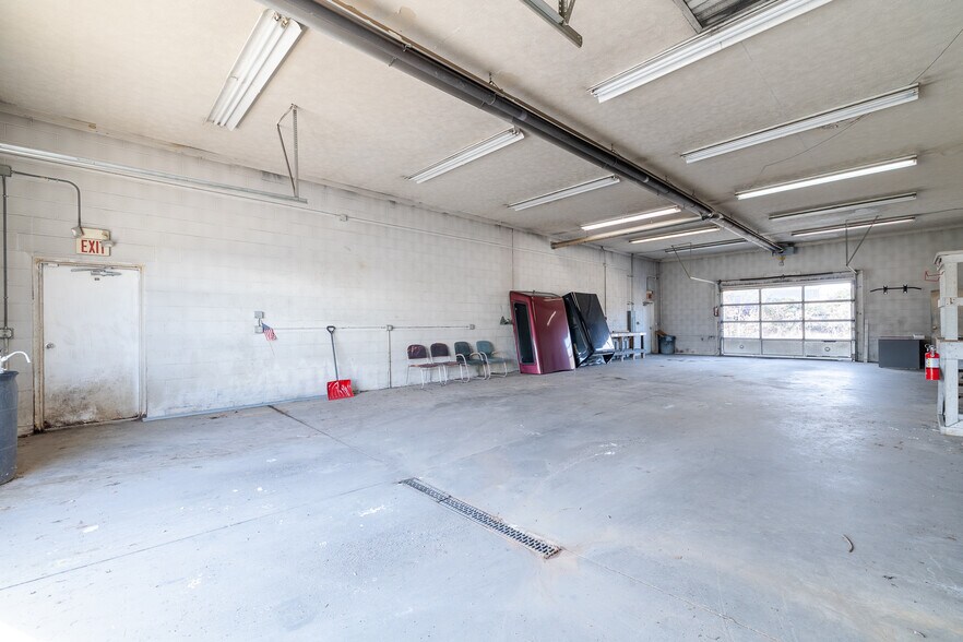 More Photos Of 1408 Ashland Rd, Mansfield Auto Dealership For Sale