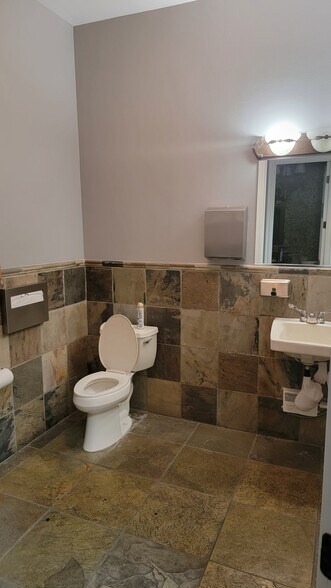 More Photos Of 2575 Montessouri St, Las Vegas Loft Creative Space For Lease