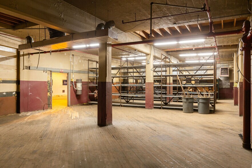 More Photos Of 333 N 6th St, Kansas City Warehouse For Sale