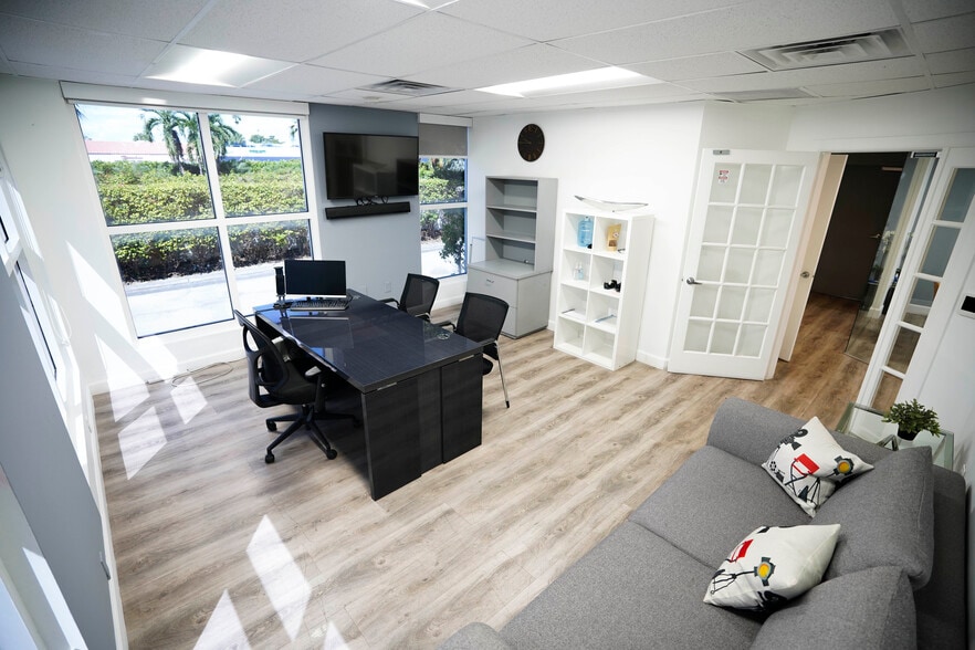 More Photos Of 7865 NW 46th St, Doral Warehouse For Lease