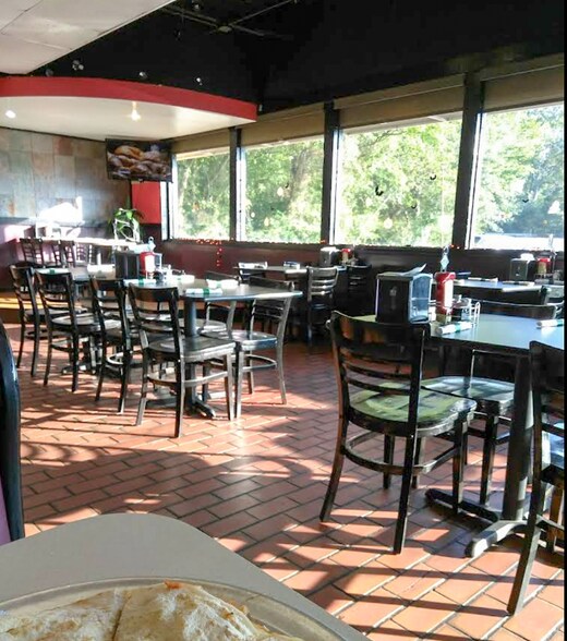 More Photos Of 1005 S Timberland Dr, Lufkin Restaurant For Lease