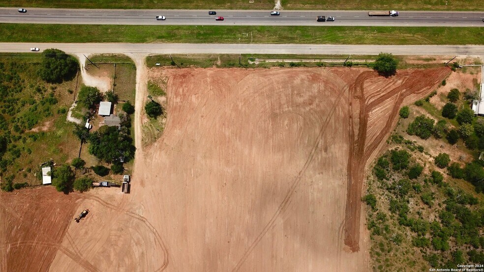 More Photos Of 17171 Interstate 35 S, Atascosa Land For Sale