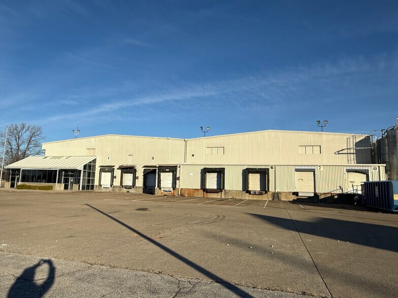 More Photos Of 1618 Lynch Rd, Evansville Warehouse For Sale