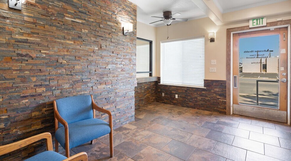 More Photos Of 2920 H St, Bakersfield Medical For Lease