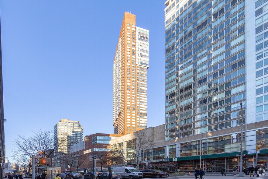 More Photos Of 101-111 W 67th St, New York Apartments For Lease