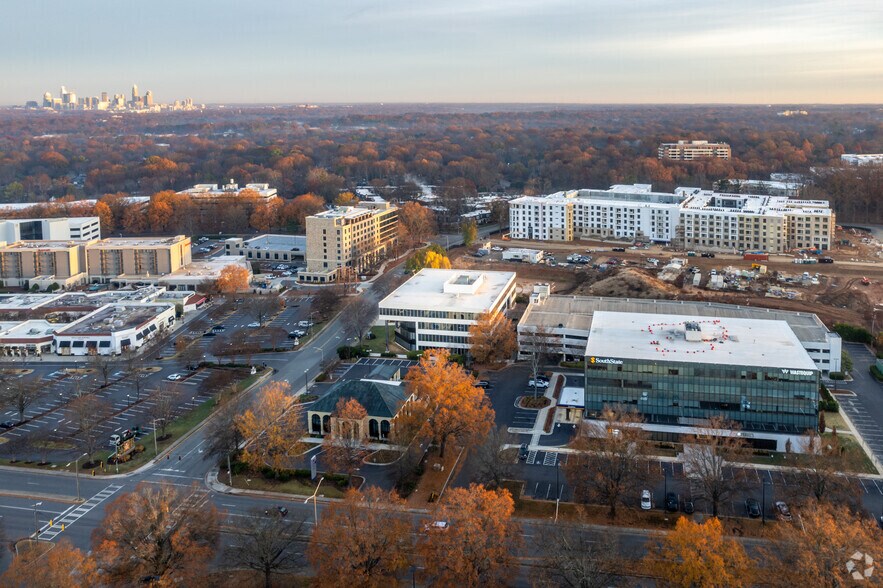 More Photos Of 1901 Roxborough Rd, Charlotte Office For Sale