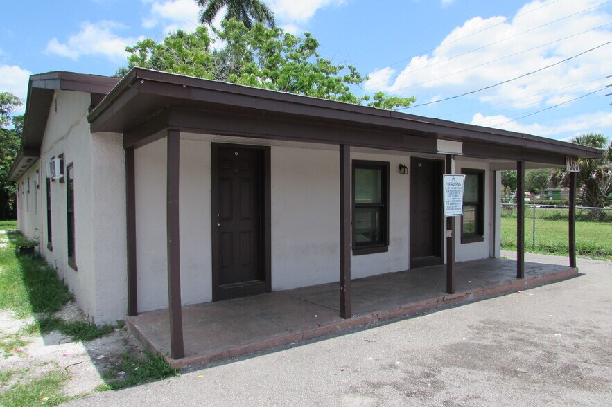 More Photos Of 12811 Kenwood Ln, Fort Myers Office For Lease