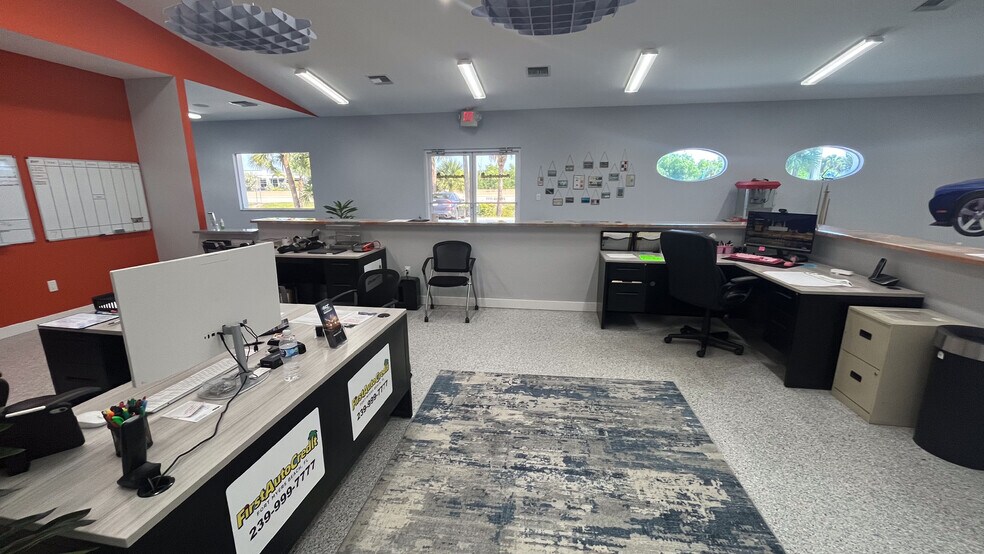 More Photos Of 11170 Summerlin Square Dr, Fort Myers Office For Sale