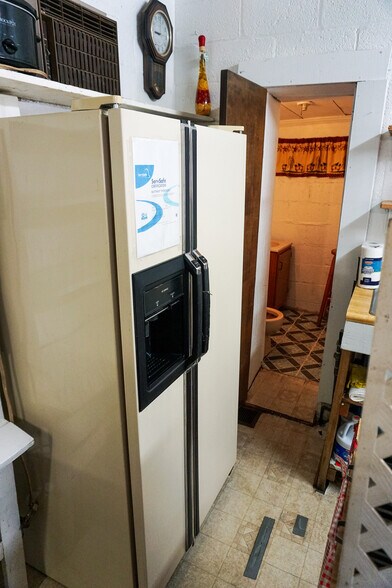 More Photos Of 109 Wilburn Valley Rd, Pearisburg General Retail For Sale