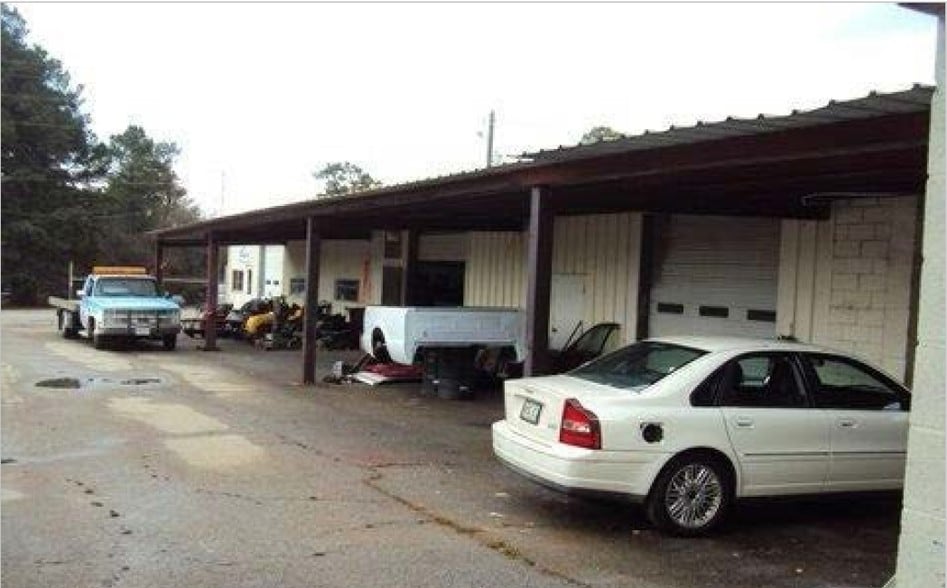 Primary Photo Of 1108 Anne St, Griffin Auto Repair For Sale