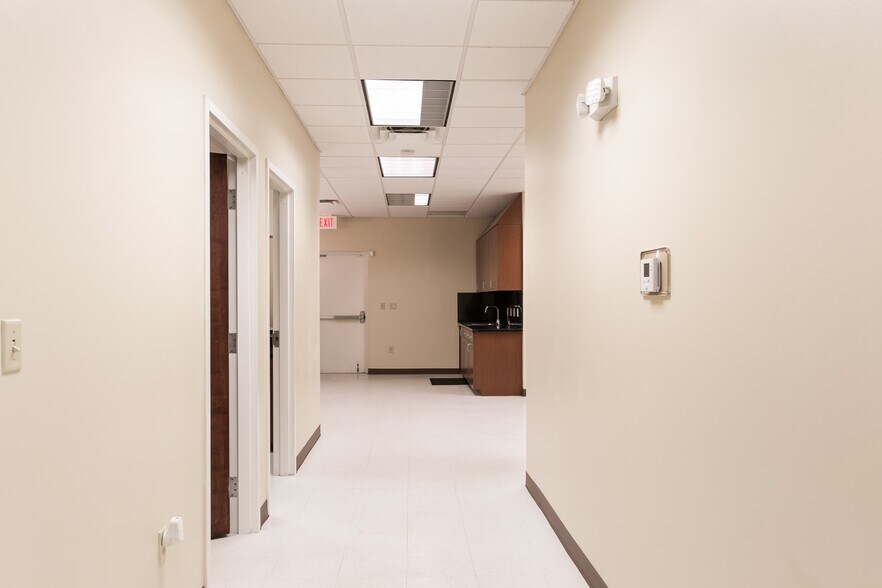 More Photos Of 12460-12468 W Atlantic Blvd, Coral Springs Medical For Lease