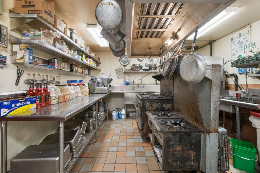 More Photos Of , Milwaukie General Retail For Sale