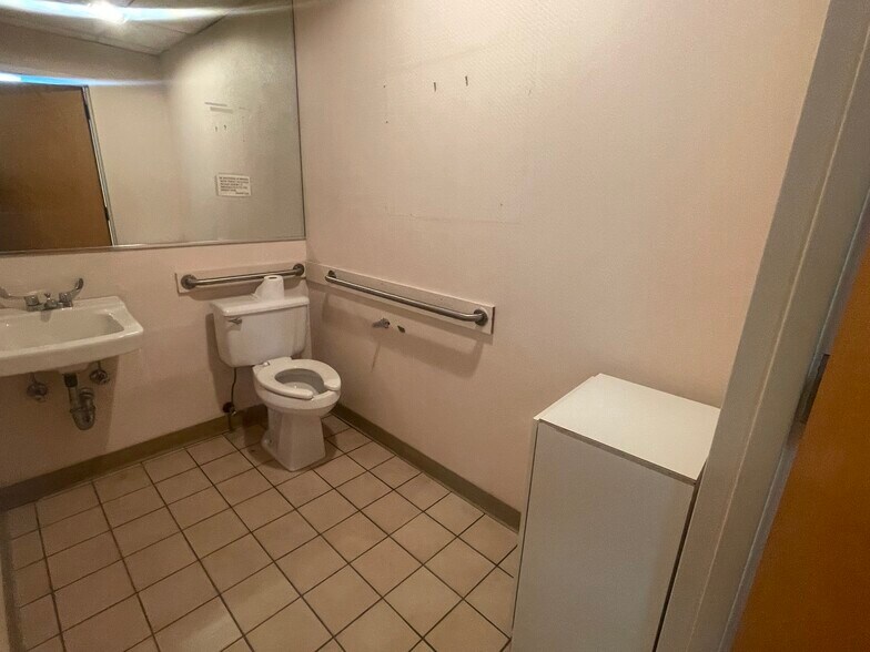 More Photos Of 1150 Portion Rd, Holtsville Medical For Lease