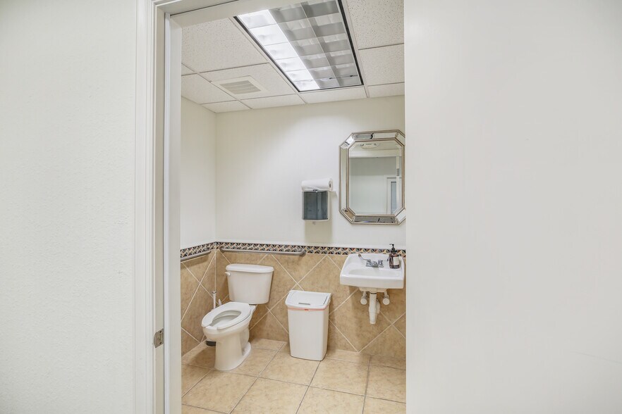 More Photos Of 9101 W College Pointe Dr, Fort Myers Medical For Sale