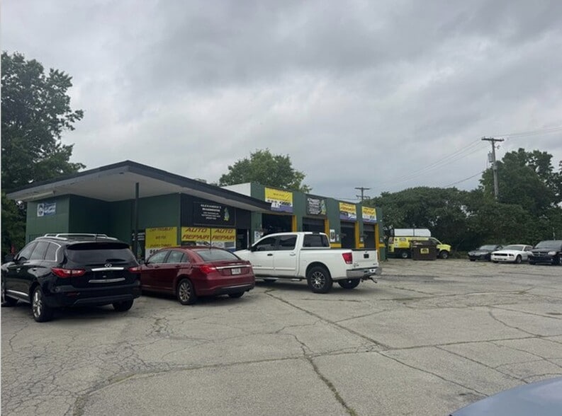 Primary Photo Of 5202 Mahoning Ave, Youngstown General Retail For Sale