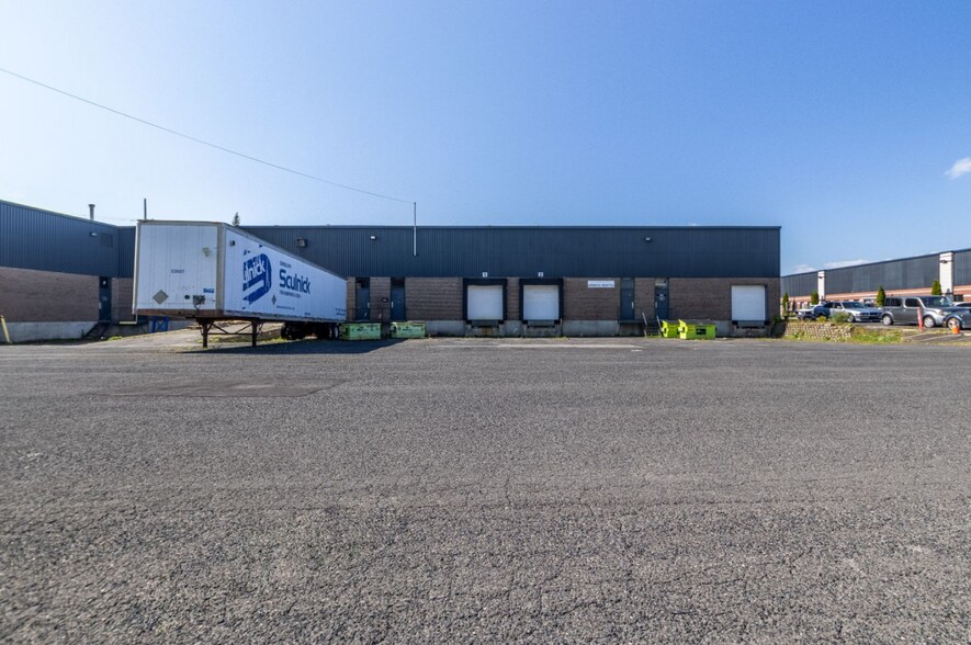 More Photos Of 9655 Rue Ignace, Brossard Warehouse For Lease