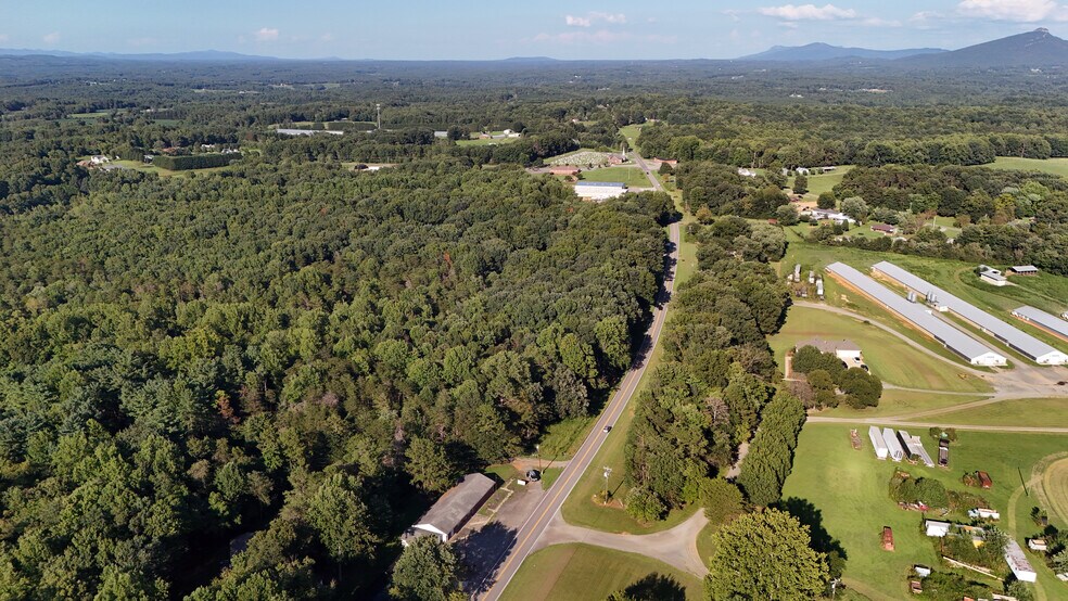 More Photos Of 4218 NC-268 Hwy, Ararat Flex For Sale
