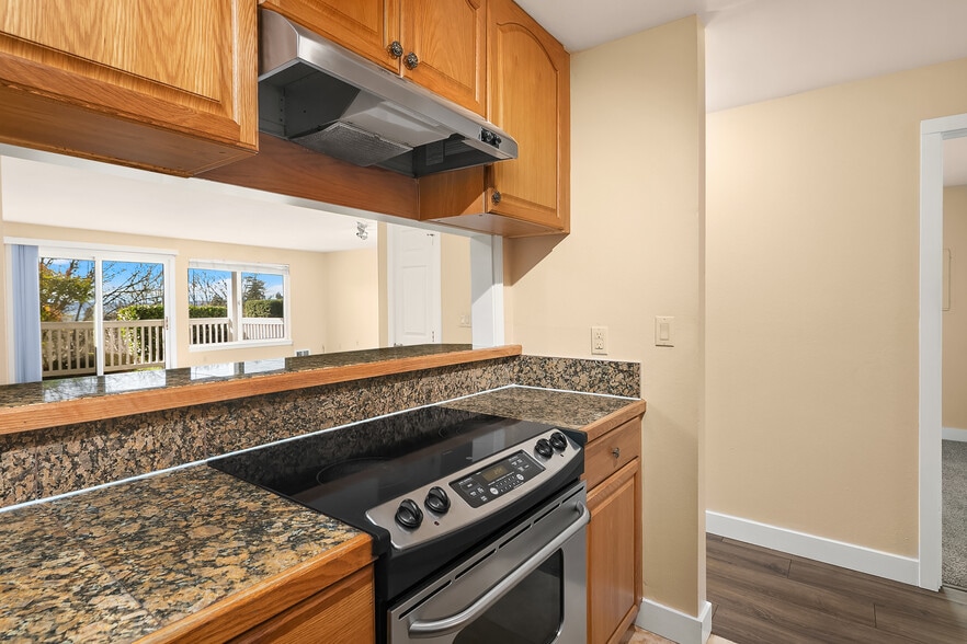 More Photos Of 28426 16th Ave S, Federal Way Apartments For Sale