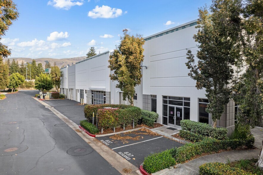 More Photos Of 809-837 Corporate Way, Fremont Office For Sale