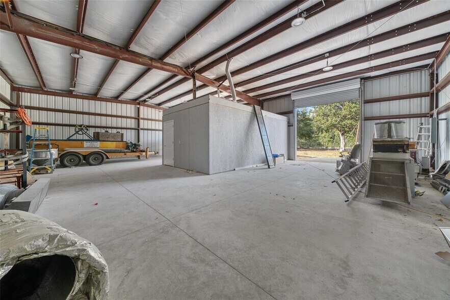 More Photos Of 4820 NE 35th St, Silver Springs Auto Dealership For Sale