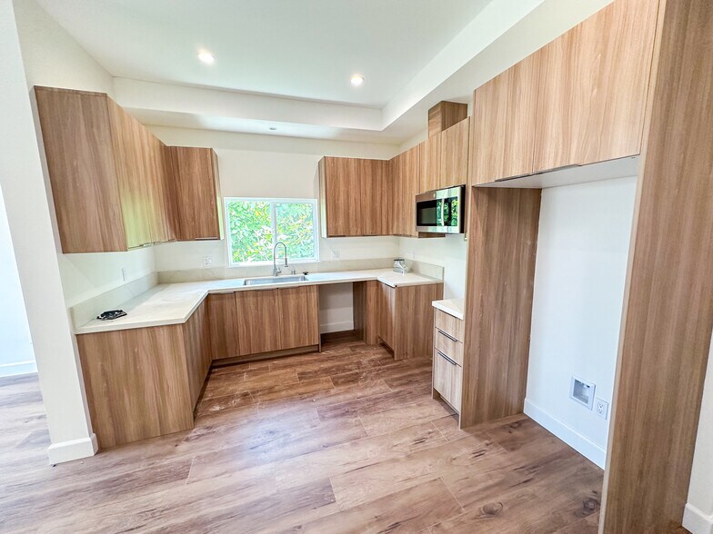 More Photos Of 2840 Wellington Rd, Los Angeles Multifamily For Sale