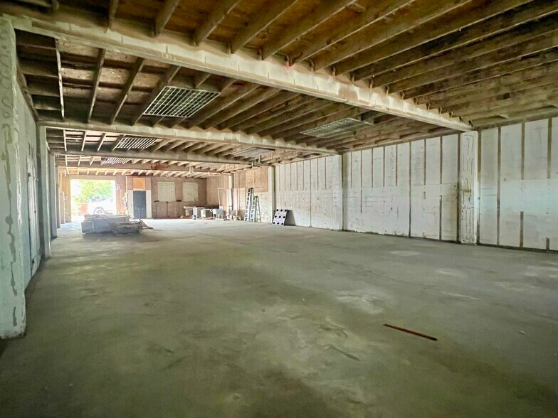 More Photos Of 3332 14th St, Los Angeles Warehouse For Lease