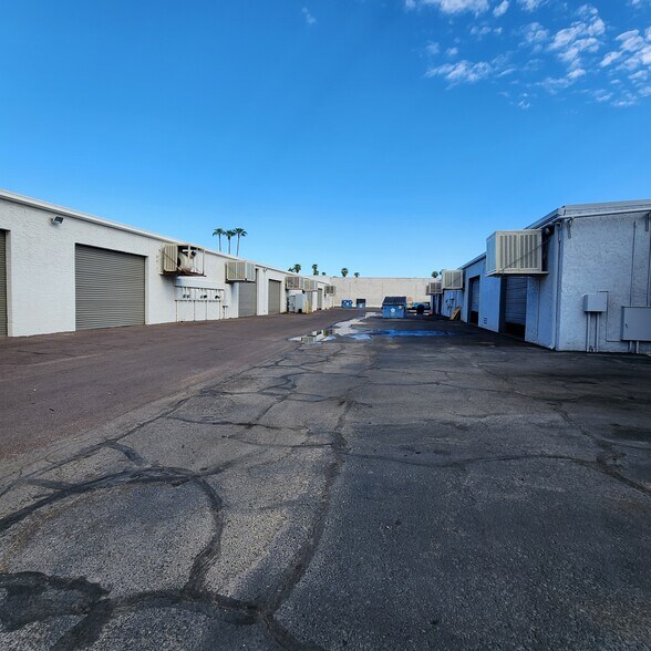 More Photos Of 456 E Juanita Ave, Mesa Warehouse For Lease