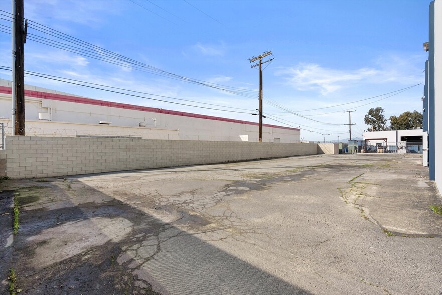 More Photos Of 6951 Oran Cir, Buena Park Warehouse For Lease