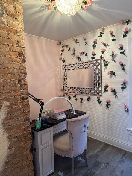More Photos Of 269 Park Ave, Rochester Storefront Retail Office For Lease