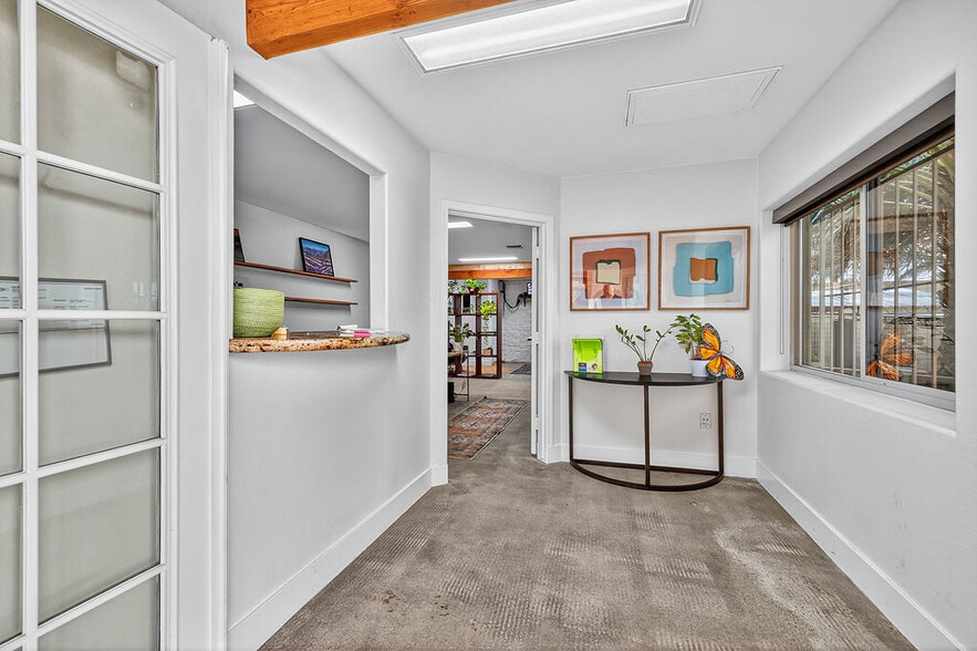 More Photos Of 81500 Industrial Pl, Indio Warehouse For Sale