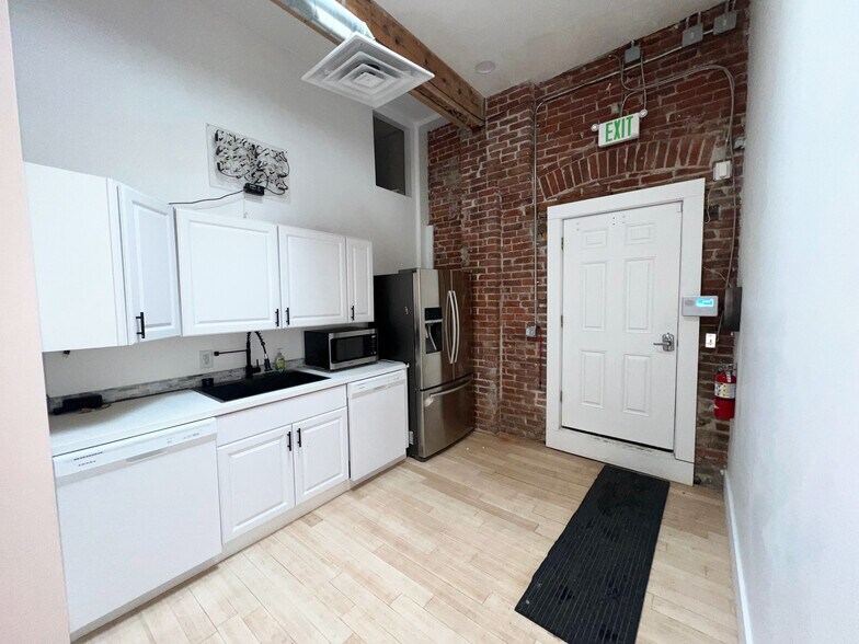 More Photos Of 2049-2053 Larimer St, Denver Storefront Retail Office For Sale