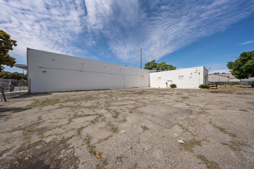 More Photos Of 701 H St, Modesto Loft Creative Space For Sale