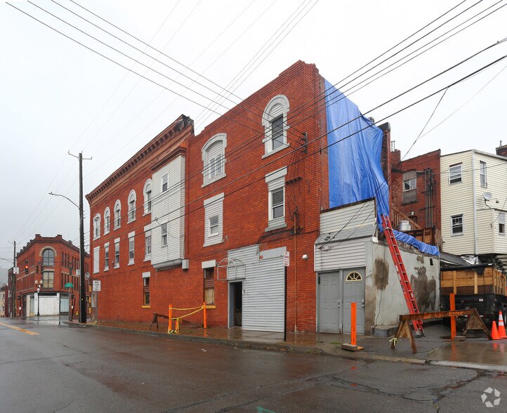 More Photos Of 258 Main St, Johnson City Restaurant For Lease