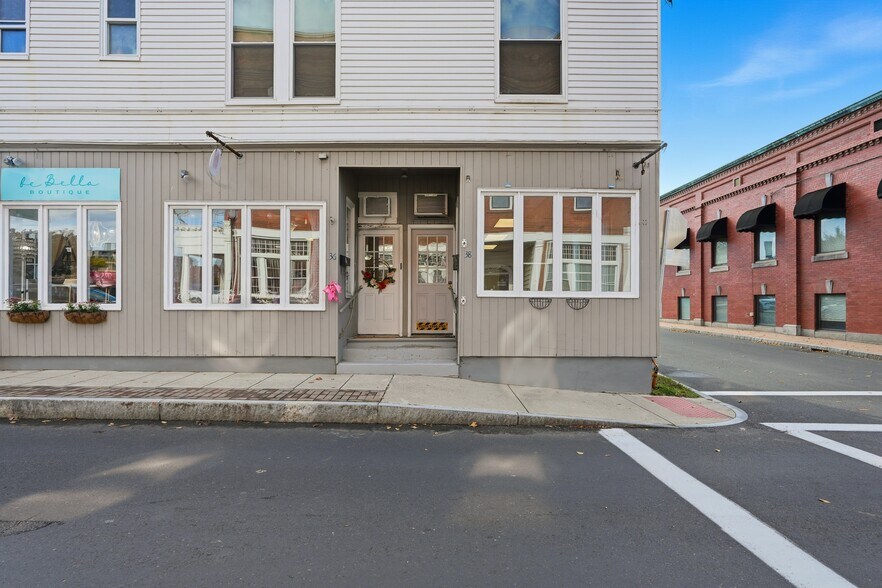 More Photos Of 22-38 School St, Westfield General Retail For Lease