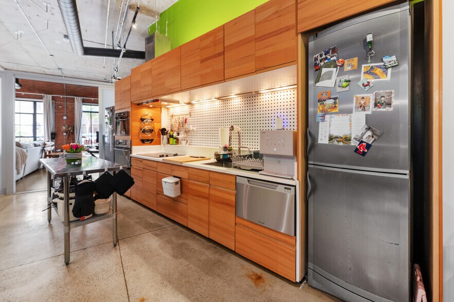 More Photos Of 3940 7th Ave, San Diego Office For Sale