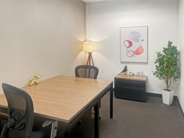 More Photos Of 3800 N Lamar Blvd, Austin Coworking Space