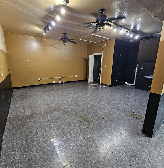 More Photos Of 355 W Busch Blvd, Tampa Freestanding For Lease