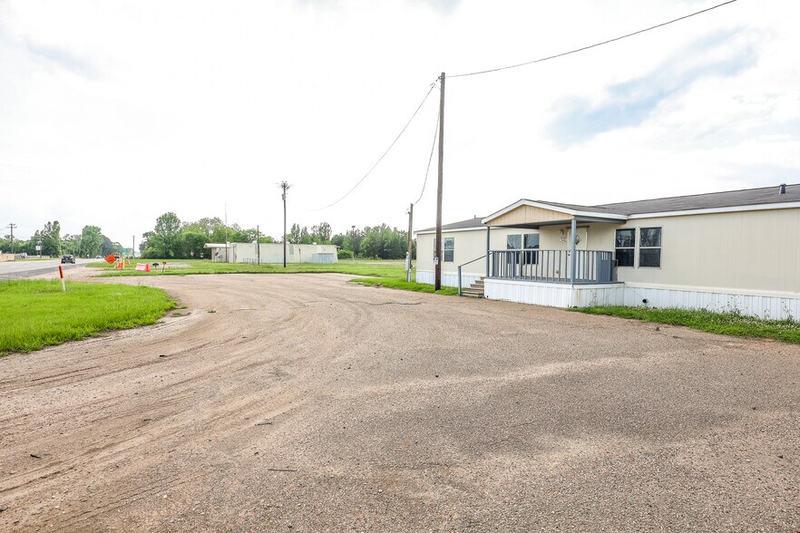 More Photos Of 2617 US Highway 79 N, Carthage Industrial For Sale