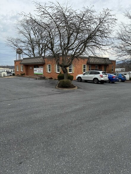 More Photos Of 3060 N Valley Pike, Harrisonburg Office Residential For Lease