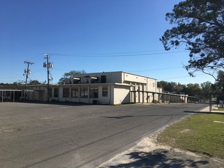 More Photos Of 103 SW 3rd St, Williston Land For Lease